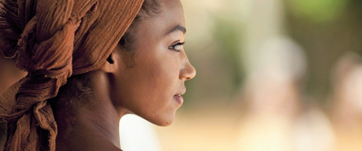 PALMERAS EN LA NIEVE (2015)